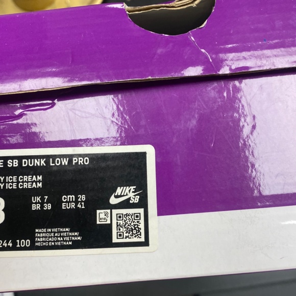 Nike Dunks - Picture 4 of 4